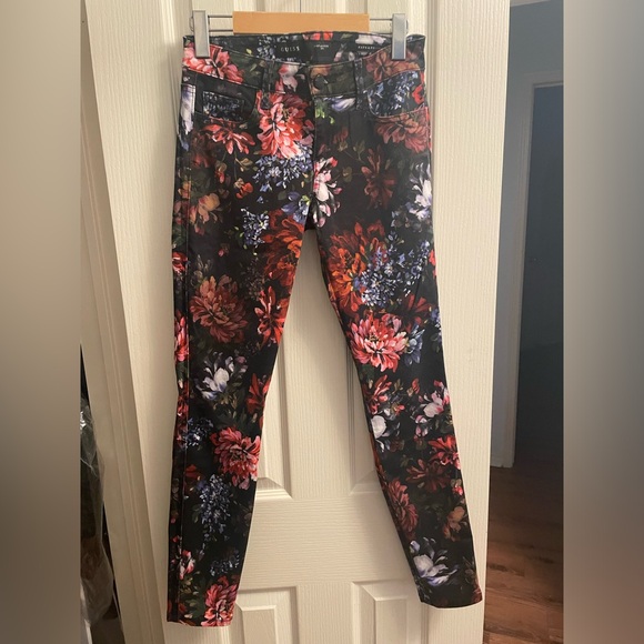Floral skinny pants, not very elastic, used once - Picture 1 of 4